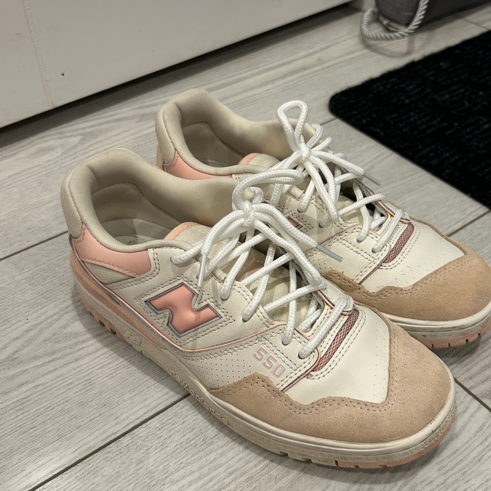 New Balance 550 Low-Top Sneakers in pink sand